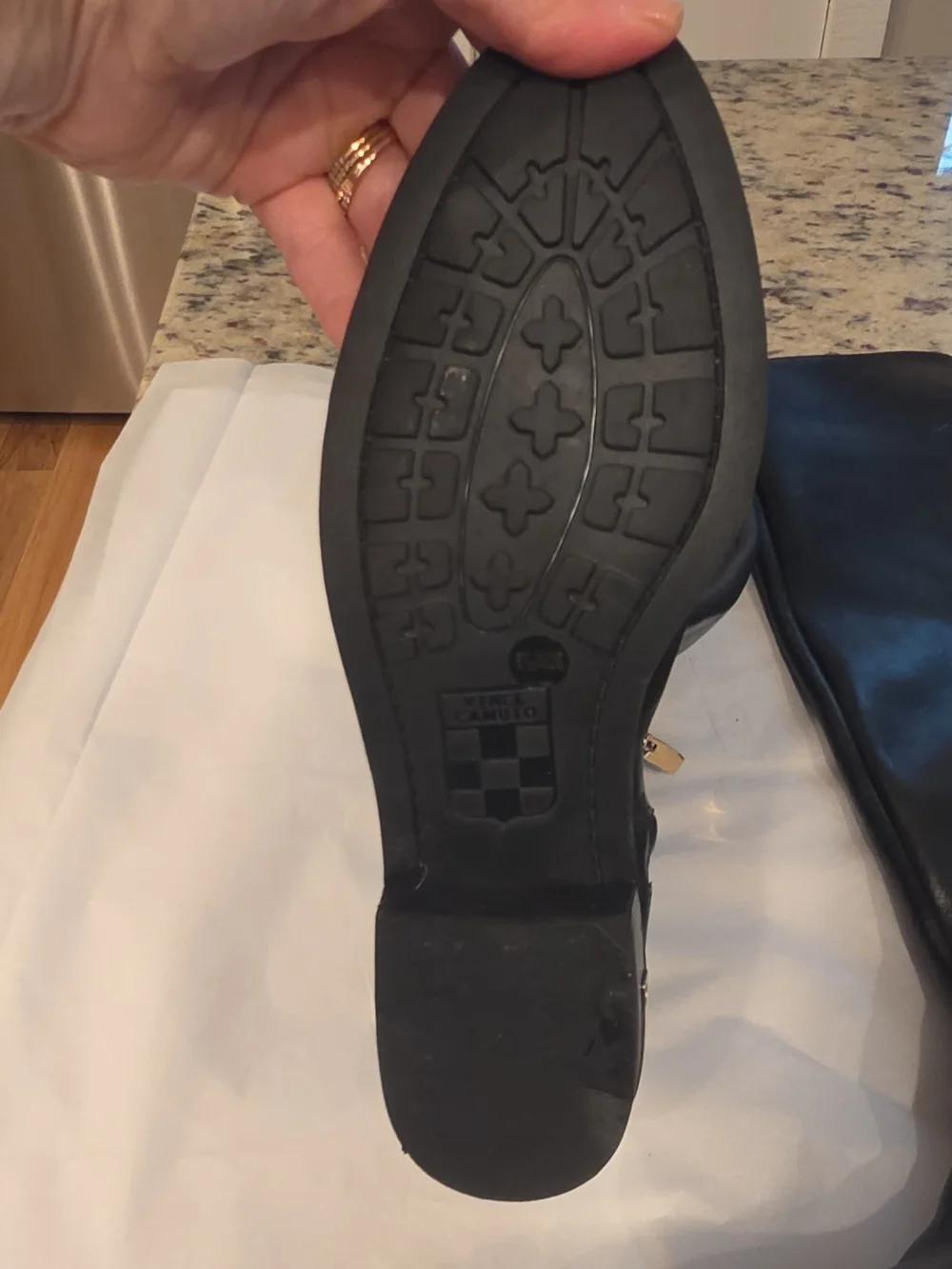 Vince Camuto classic black
